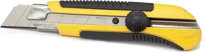 STANLEY Dynagrip 25mm Bimeter Cutter With Locking Blade Breakable into 7 Segments 0-10-425